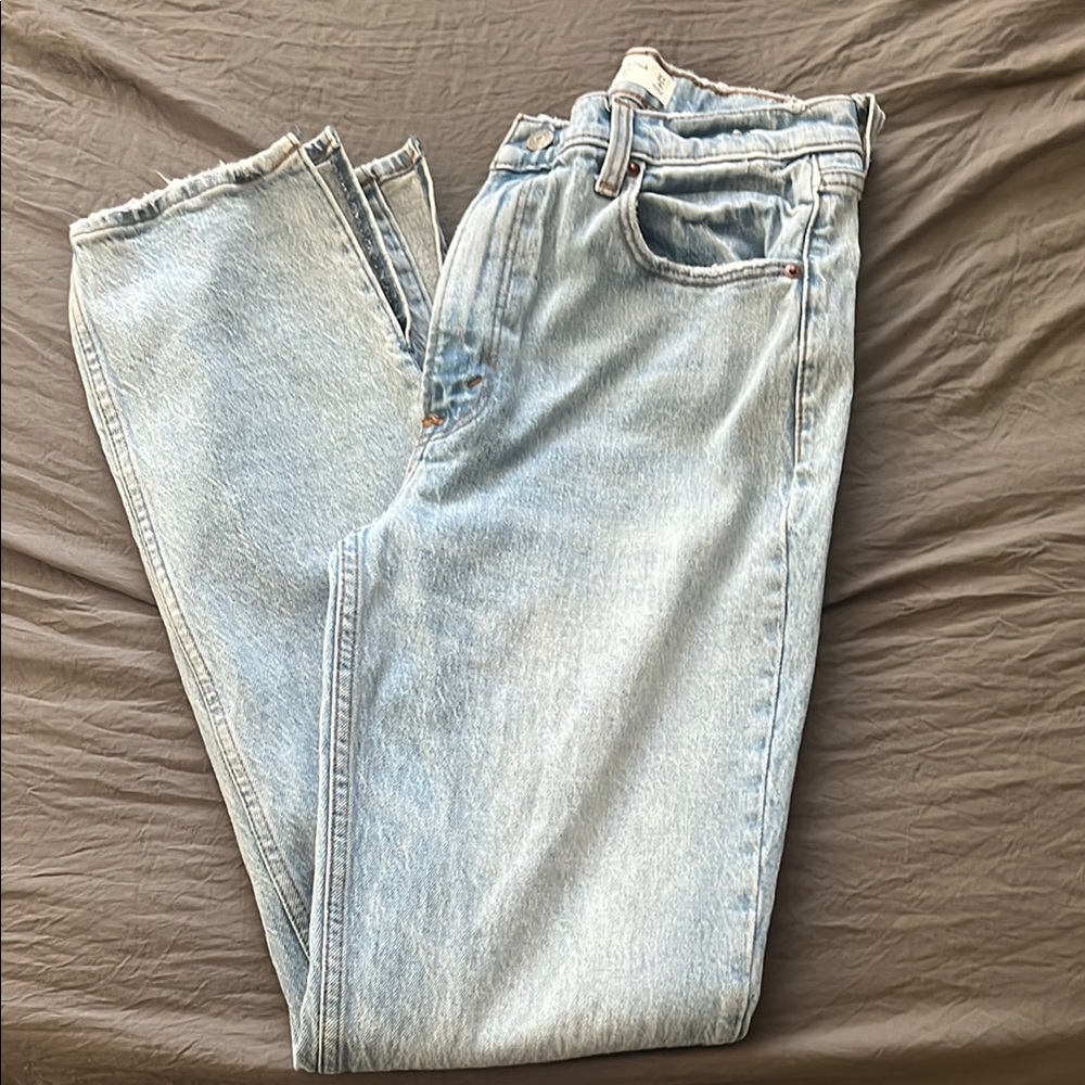 A&F Ultra 90s Straight High Rise Jeans (27)